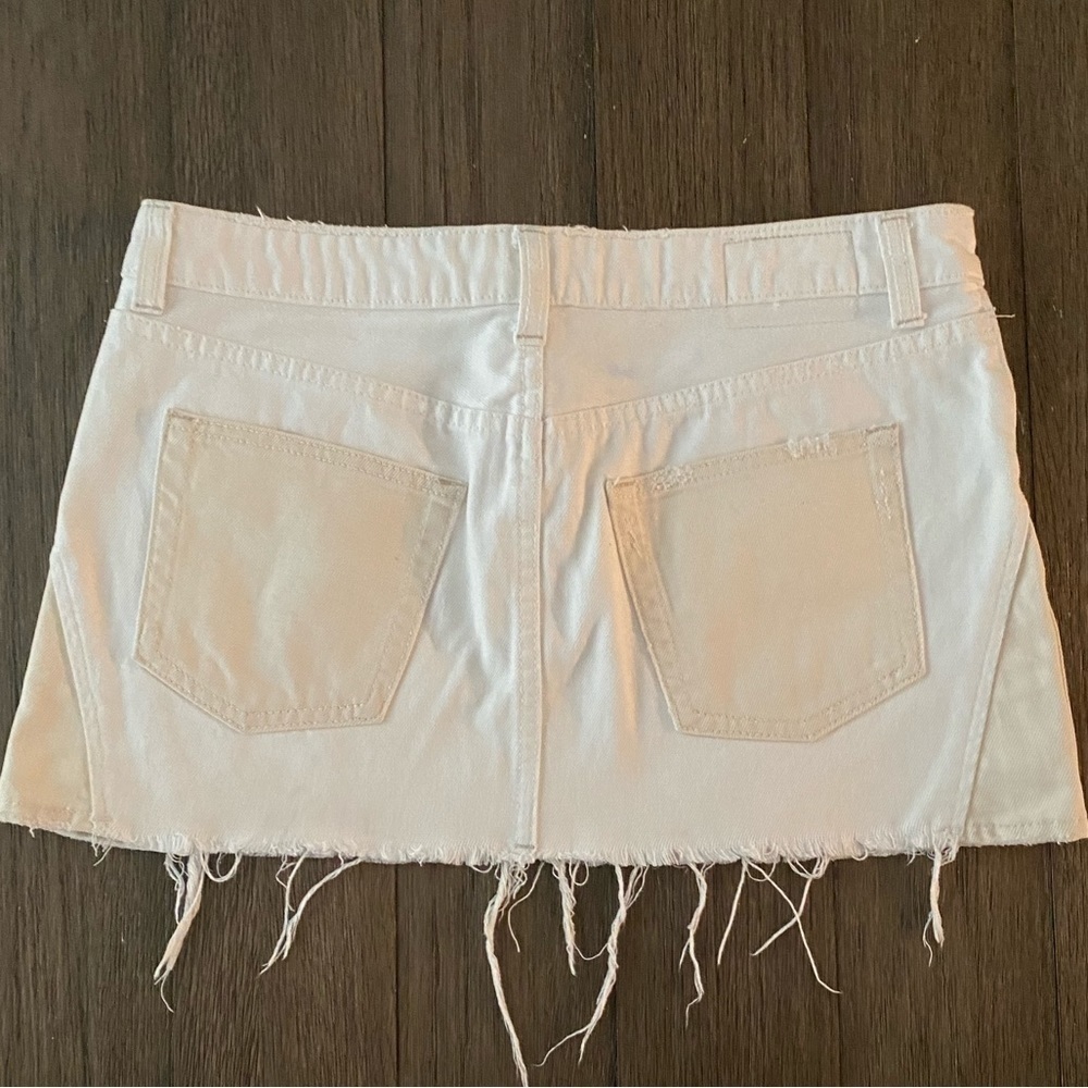 Free People Ivory Denim Mini Skirt. Sz 28 - Picture 8 of 13